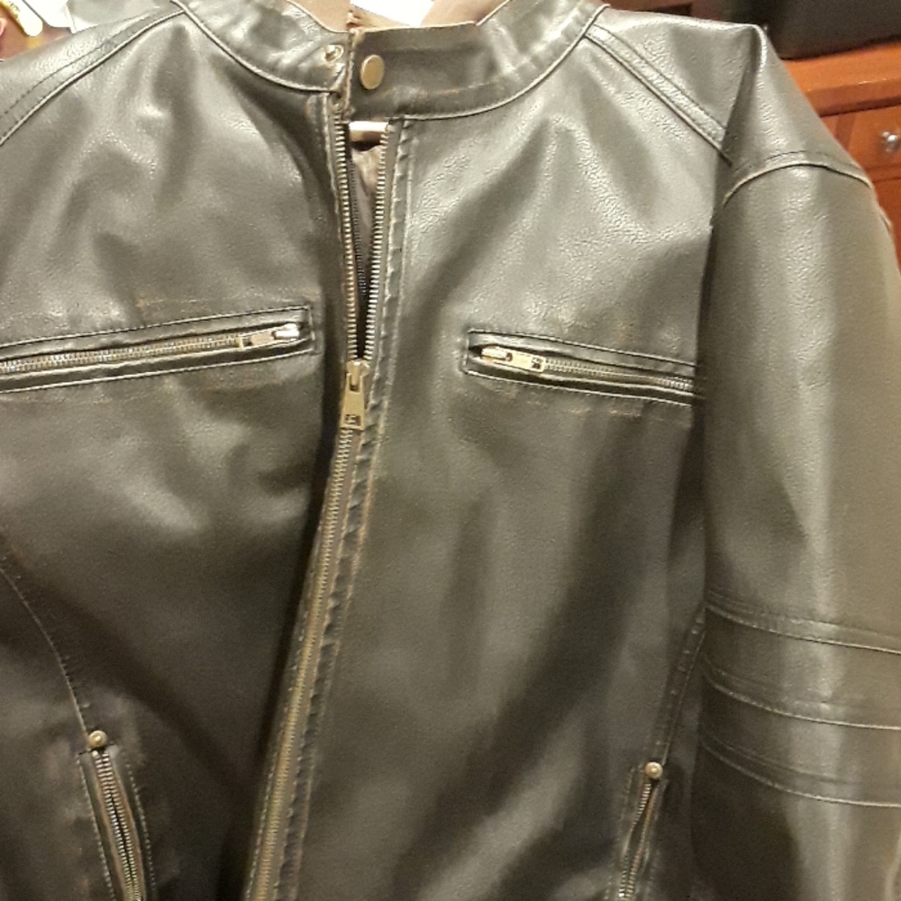 Beautiful leather synthetic jacket only worn 2 tim